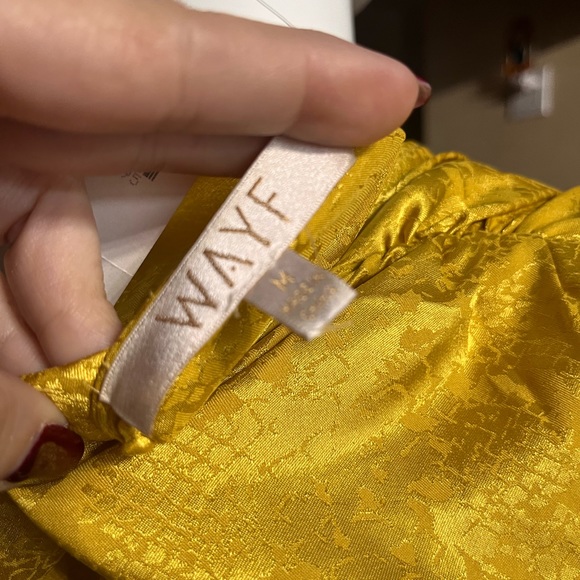 NWT WAYF Gigi yellow snake jacquard print puff sleeve top, sz Medium - Picture 5 of 8